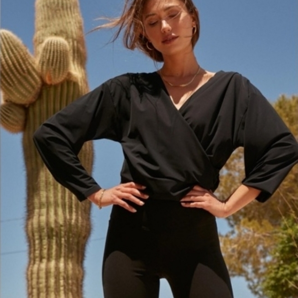 ADAY Black That’s a Wrap Multi Ways Worn Top Sz Large Minimalist Capsule Travel